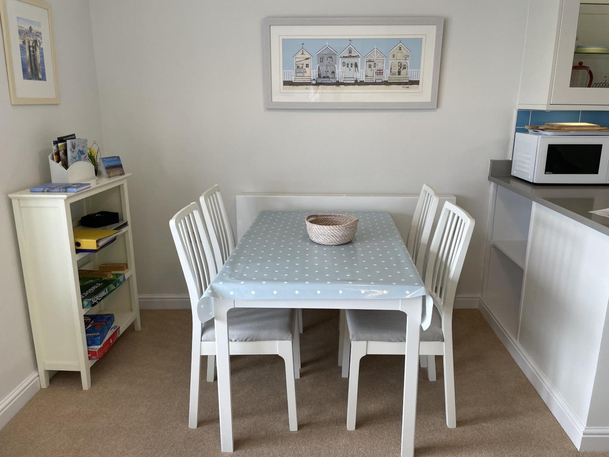 Lovely Seafront 2 Bedroom Apartment 4 Абърдифи Екстериор снимка